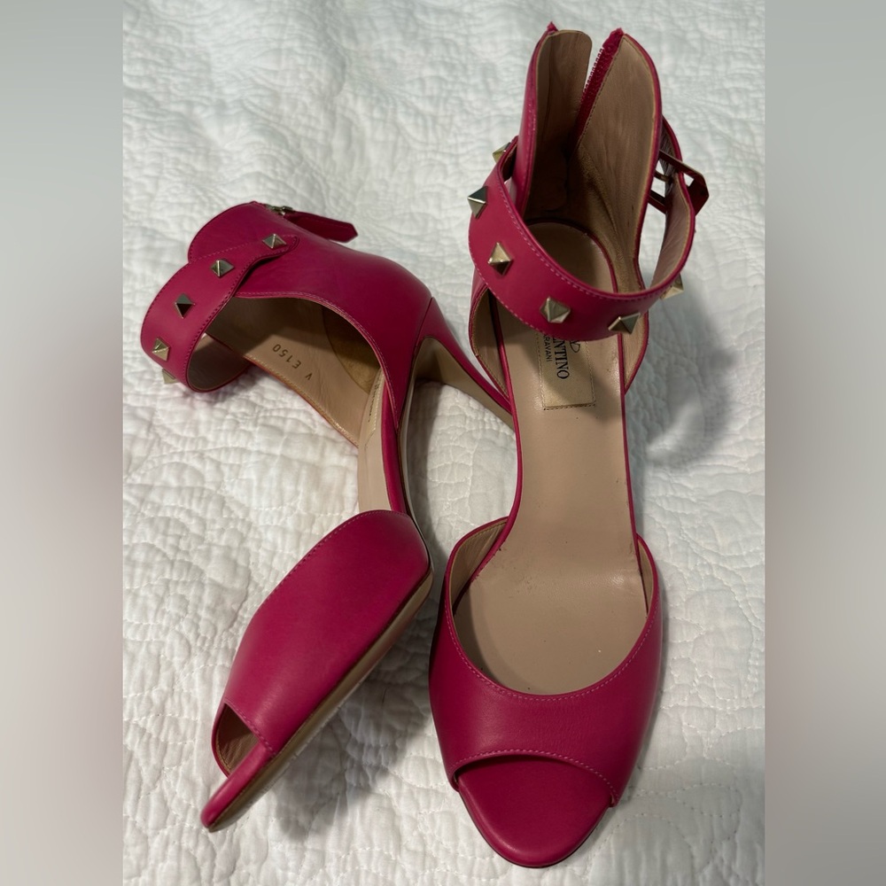 Valentino Garavani Leather Rockstud heels